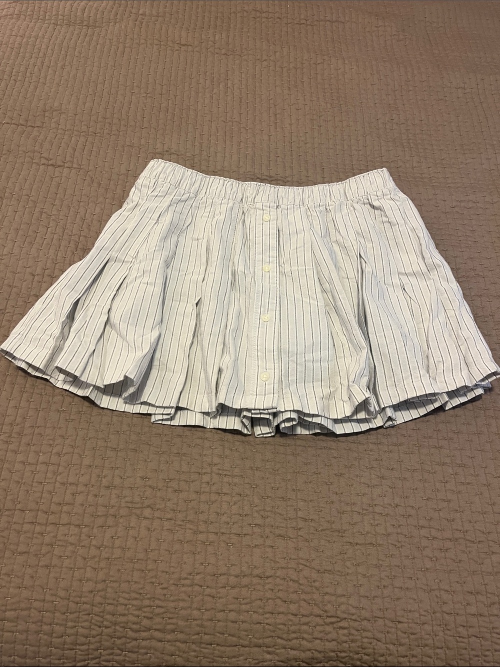 American Eagle Striped Button-Front Pleated Mini Skort - White & Light Blue